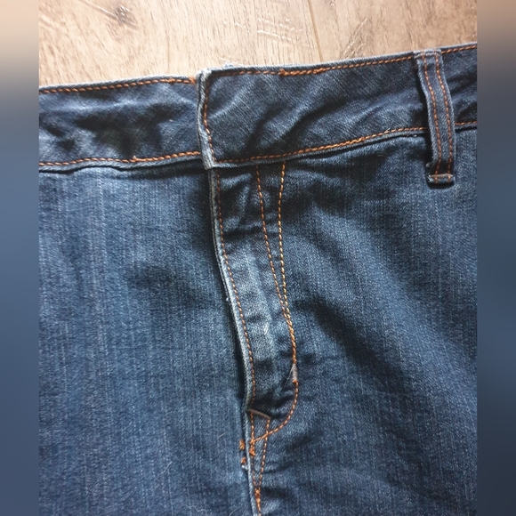 Old Navy Jean Skirt. - Picture 6 of 7